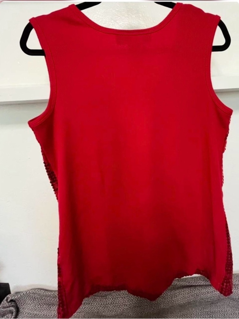 Red Ribbed sequin top tank - Picture 2 of 3